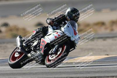 media/Nov-16-2025-Race Pace (Sun) [[8c5fa54630]]/Non Verified Riders (1st 20 Minutes)/1-Turn 14 (10am)/